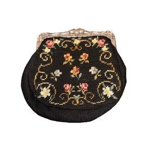 Vintage 50’s Needlepoint Christine Custom Bag Detroit Blk Floral Lucite closure